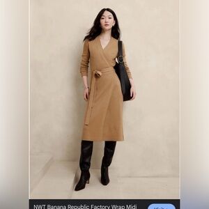 NWOT Banana Republic Camel Knit Top